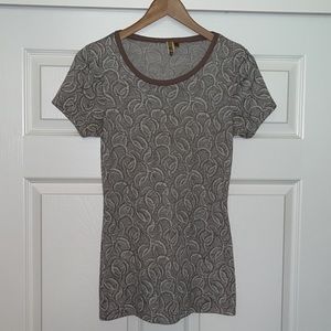 BKE Crew neck short sleeve shirt. Size S